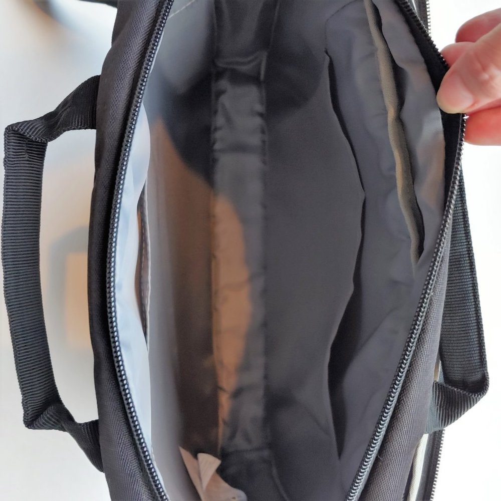 🎃 AmazonBasics 15.6" Laptop Computer Tablet Bag - Picture 5 of 6